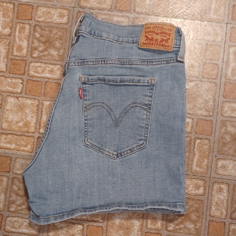 Levi's Classic Blue Denim Shorts Women' Size 32